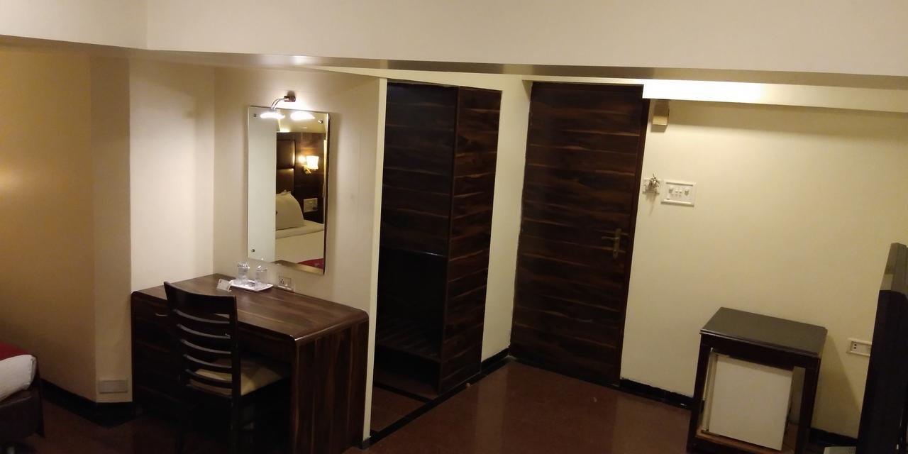 נאווי מומבאי Hotel Heritage Dakshin מראה חיצוני תמונה