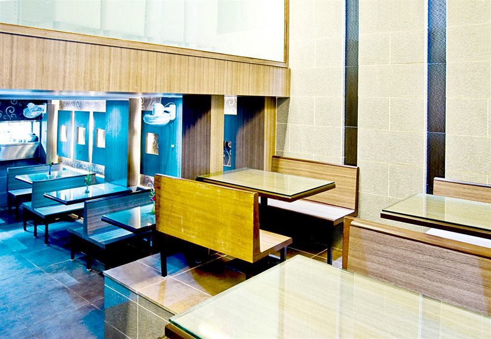 נאווי מומבאי Hotel Heritage Dakshin מראה חיצוני תמונה
