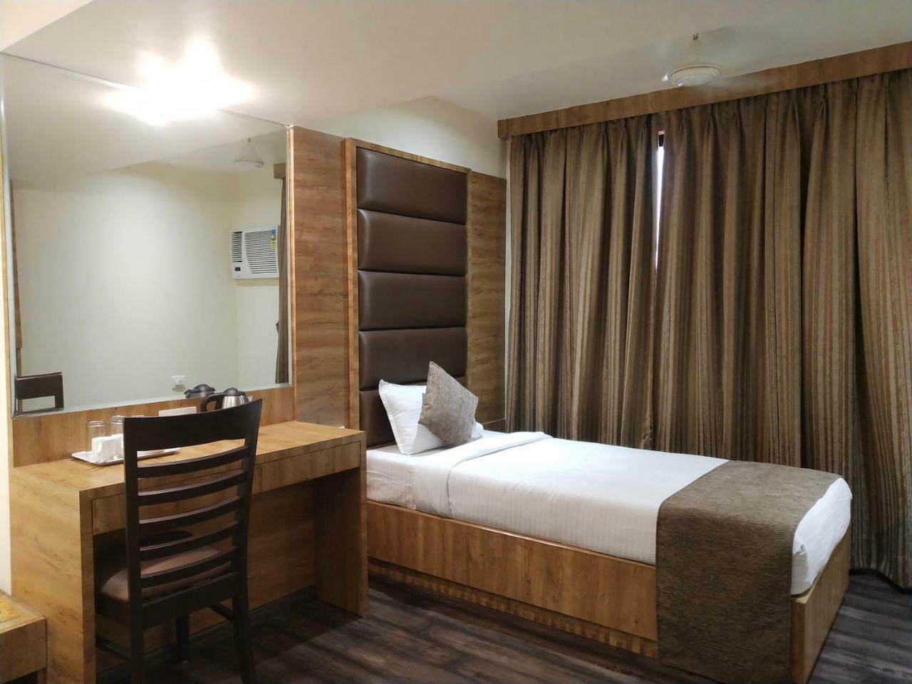 נאווי מומבאי Hotel Heritage Dakshin מראה חיצוני תמונה